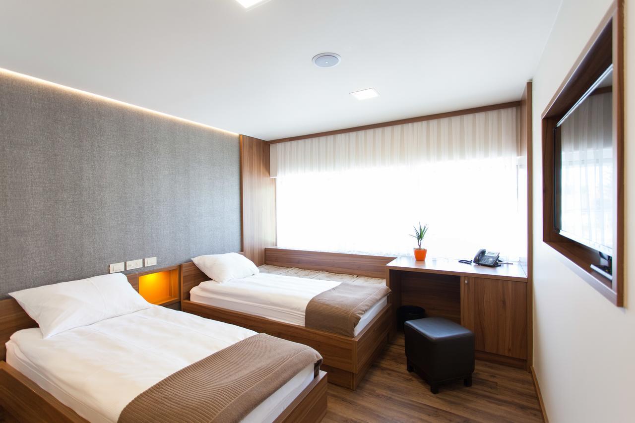 Hotel Pomaranca Птуй Экстерьер фото